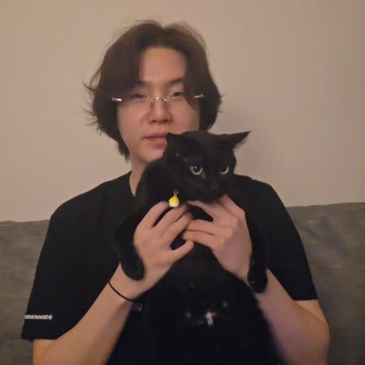 슈가 (방탄소년단) 최근 활동샷