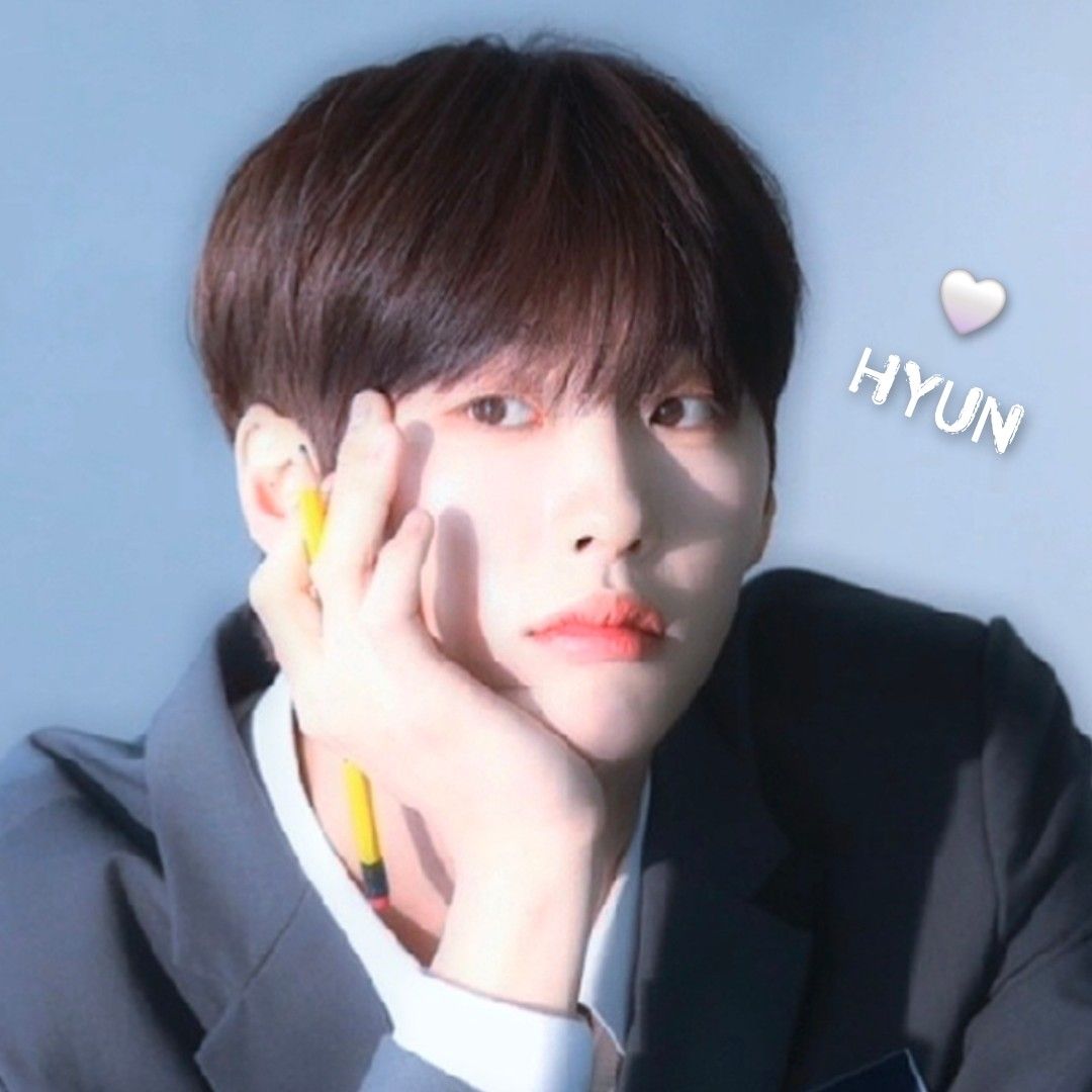 Behind-the-scenes cut of Hyun
