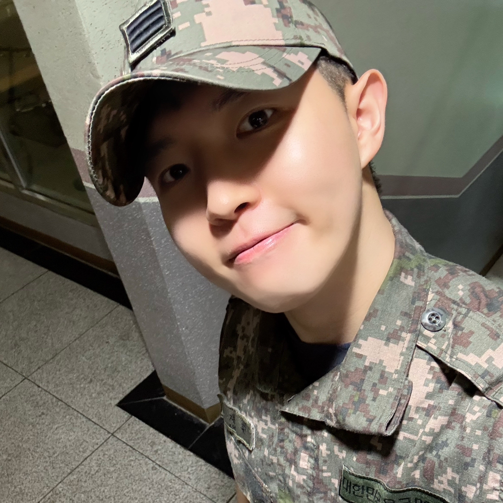 Foto terbaru Kim Jaehwan