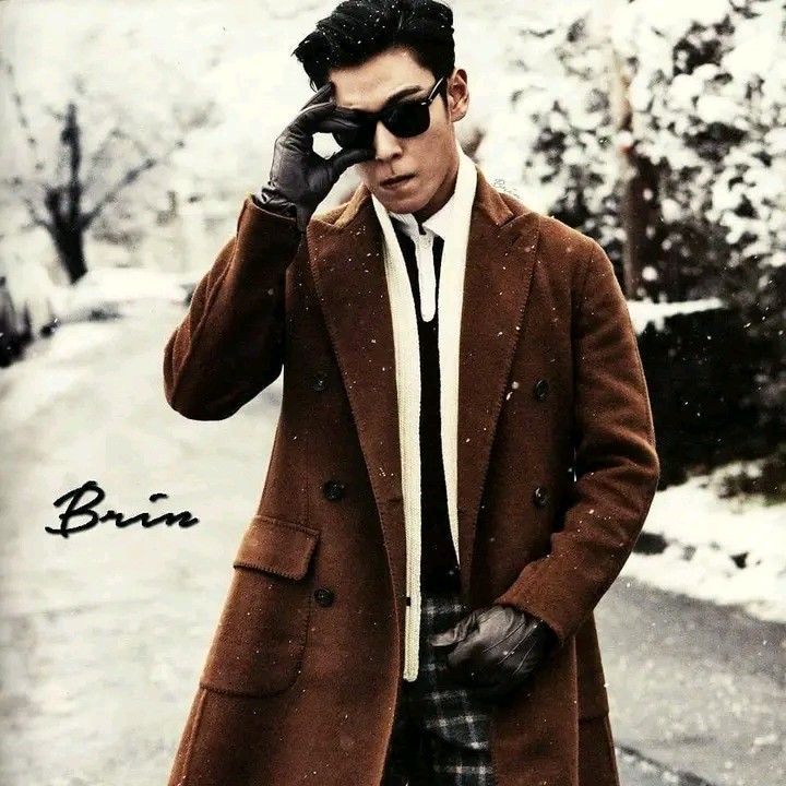 A moment captured by T.O.P's fan