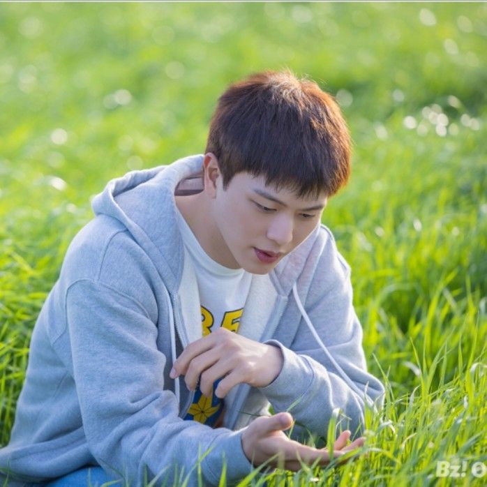 Latest photo of Yook Sungjae (BTOB)