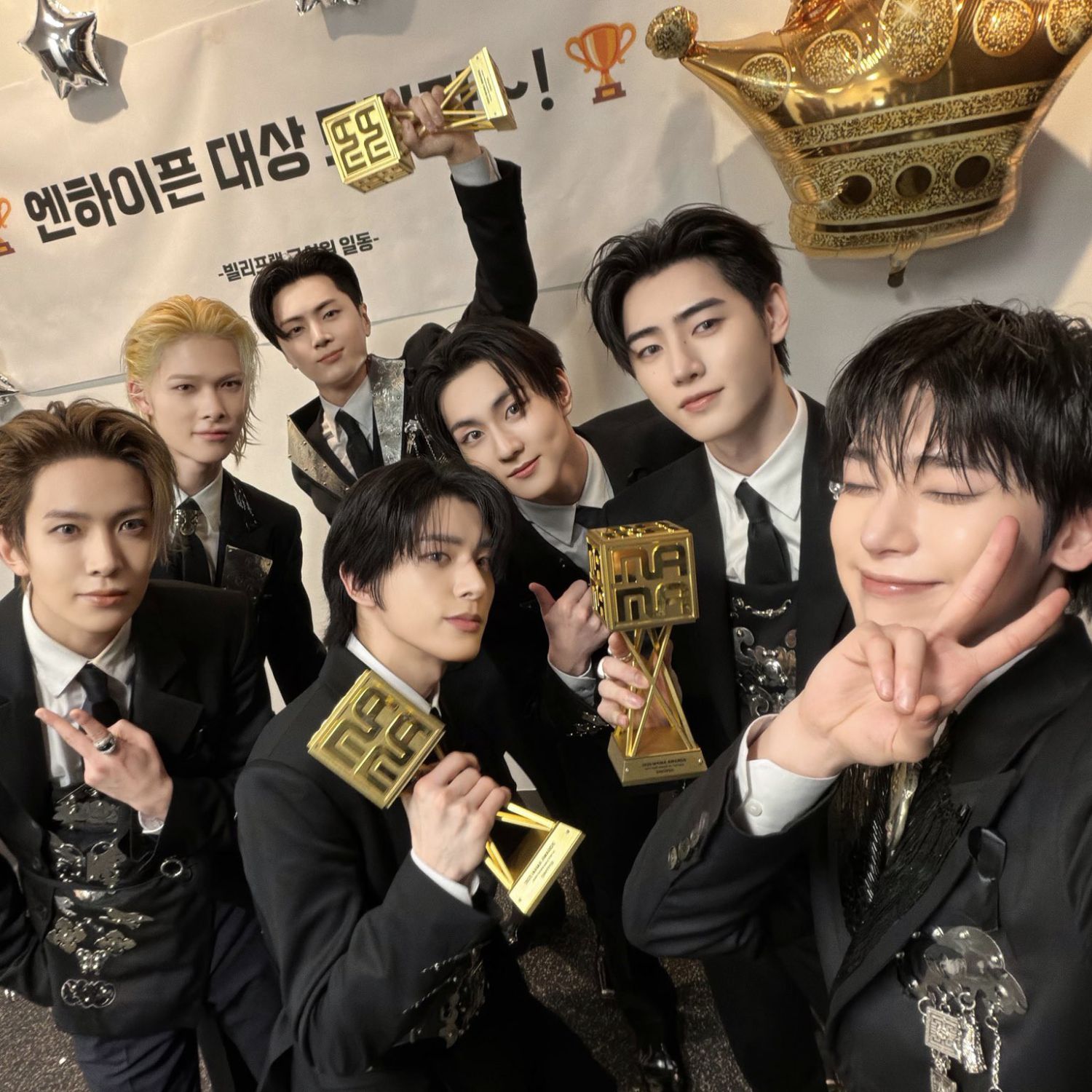 ENHYPEN의 최신 사진