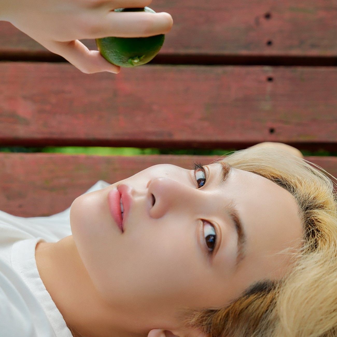 Momen yang diabadikan oleh penggemar Jeonghan (SEVENTEEN)