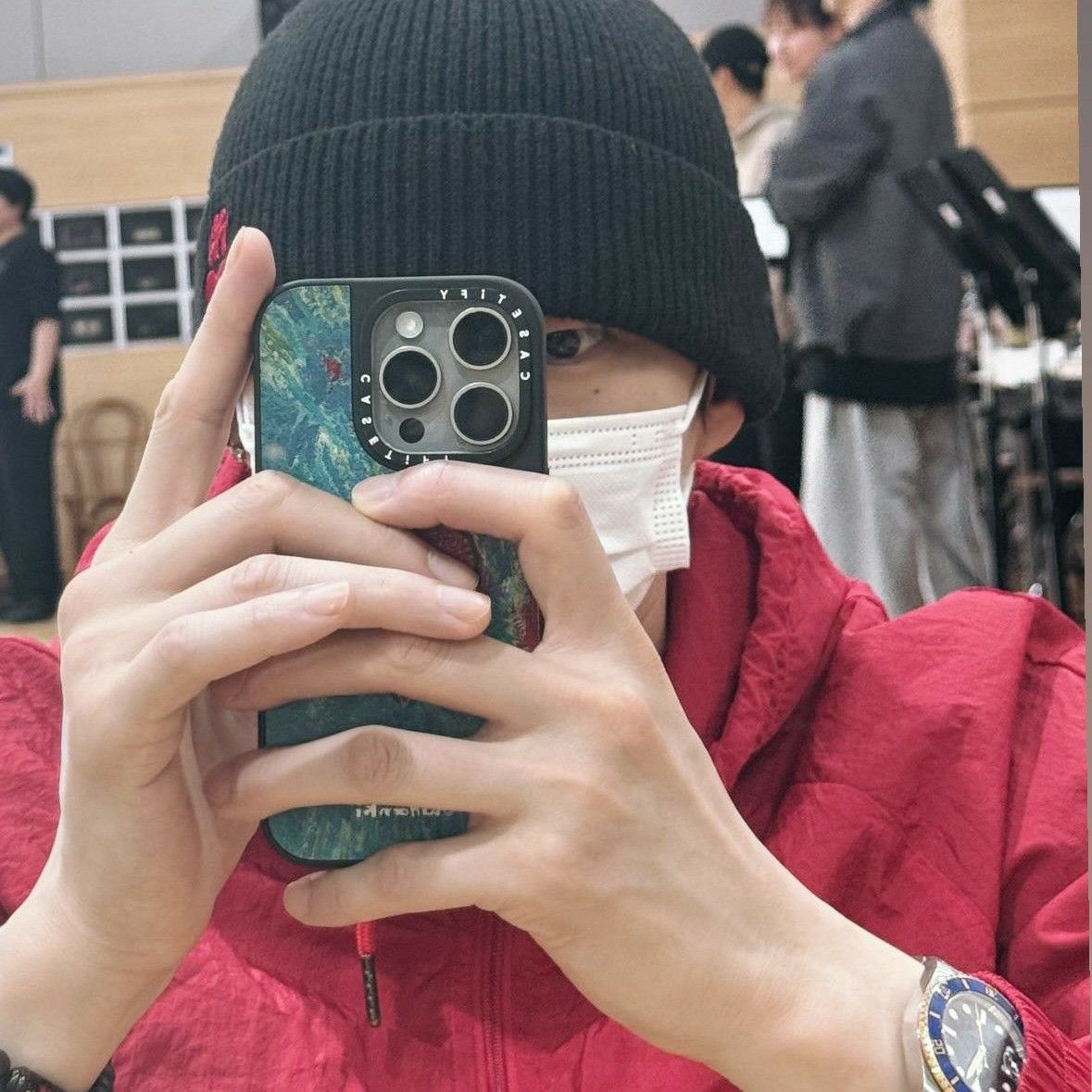 Recent activity shot of LEO (VIXX)