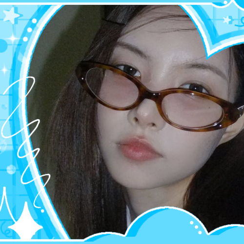 Recent activity shot of Yunah (ILLIT)