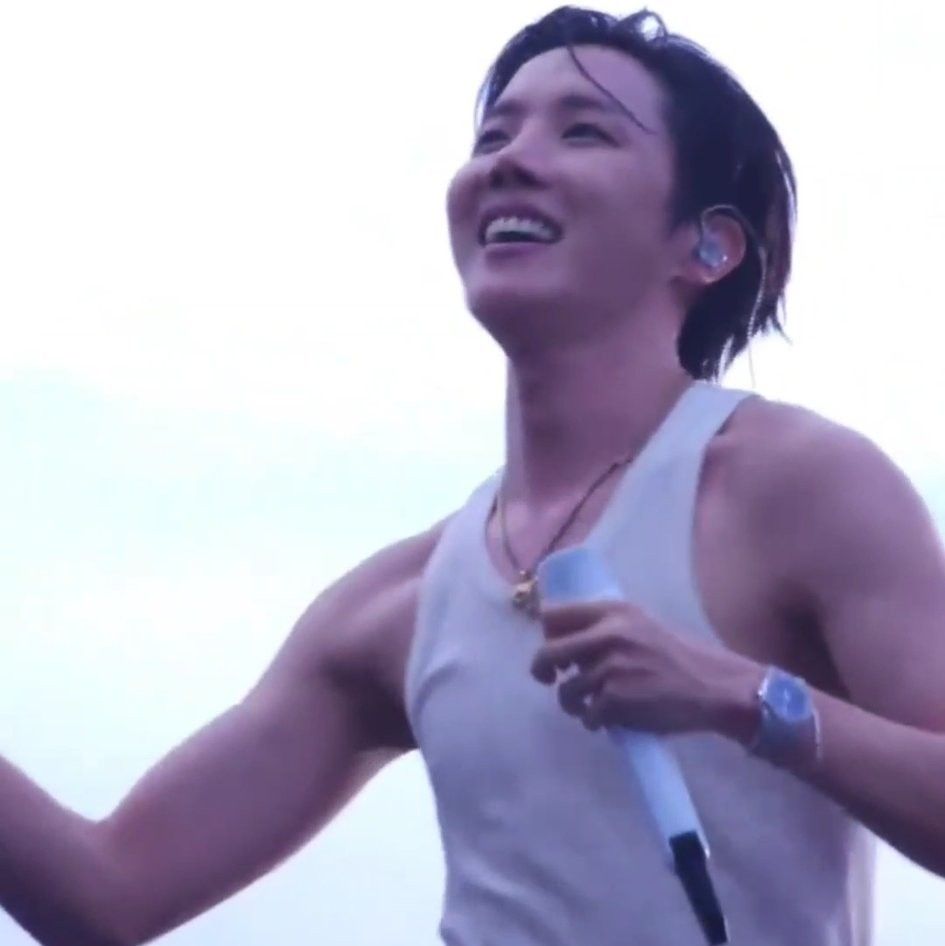 Behind-the-scenes cut of j-hope (BTS)