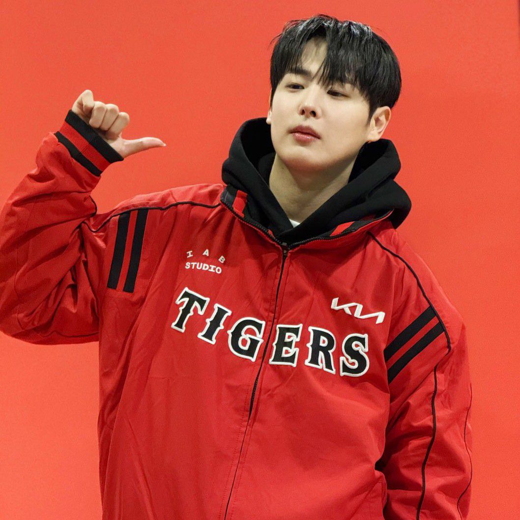 Latest photo of Choi Byungchan