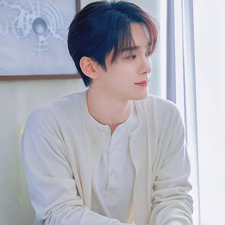 Latest photo of Chen (EXO)