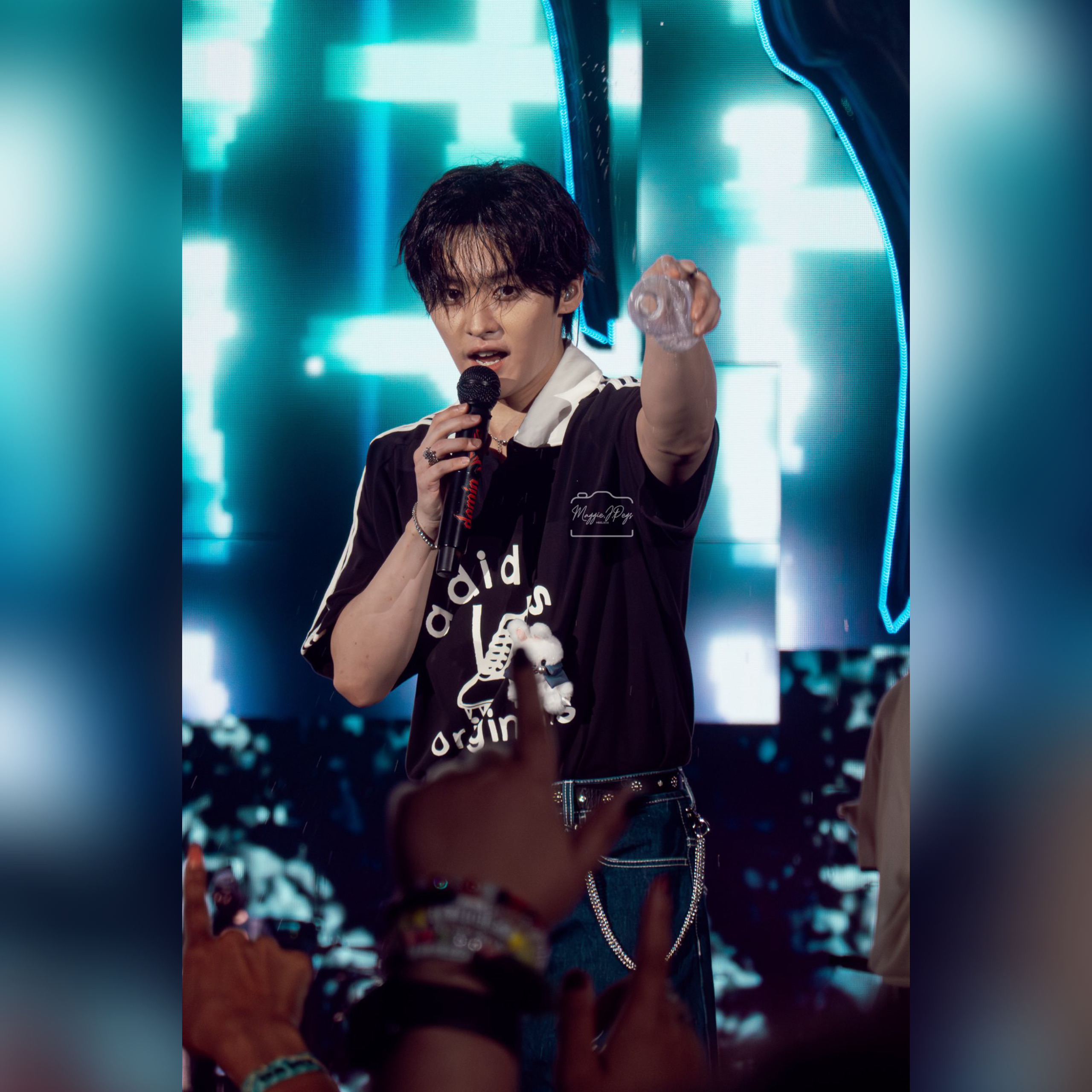 Behind-the-scenes cut of Lee Know (Stray Kids)