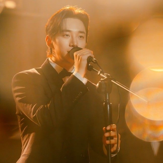 Behind-the-scenes cut of Junho (2PM)