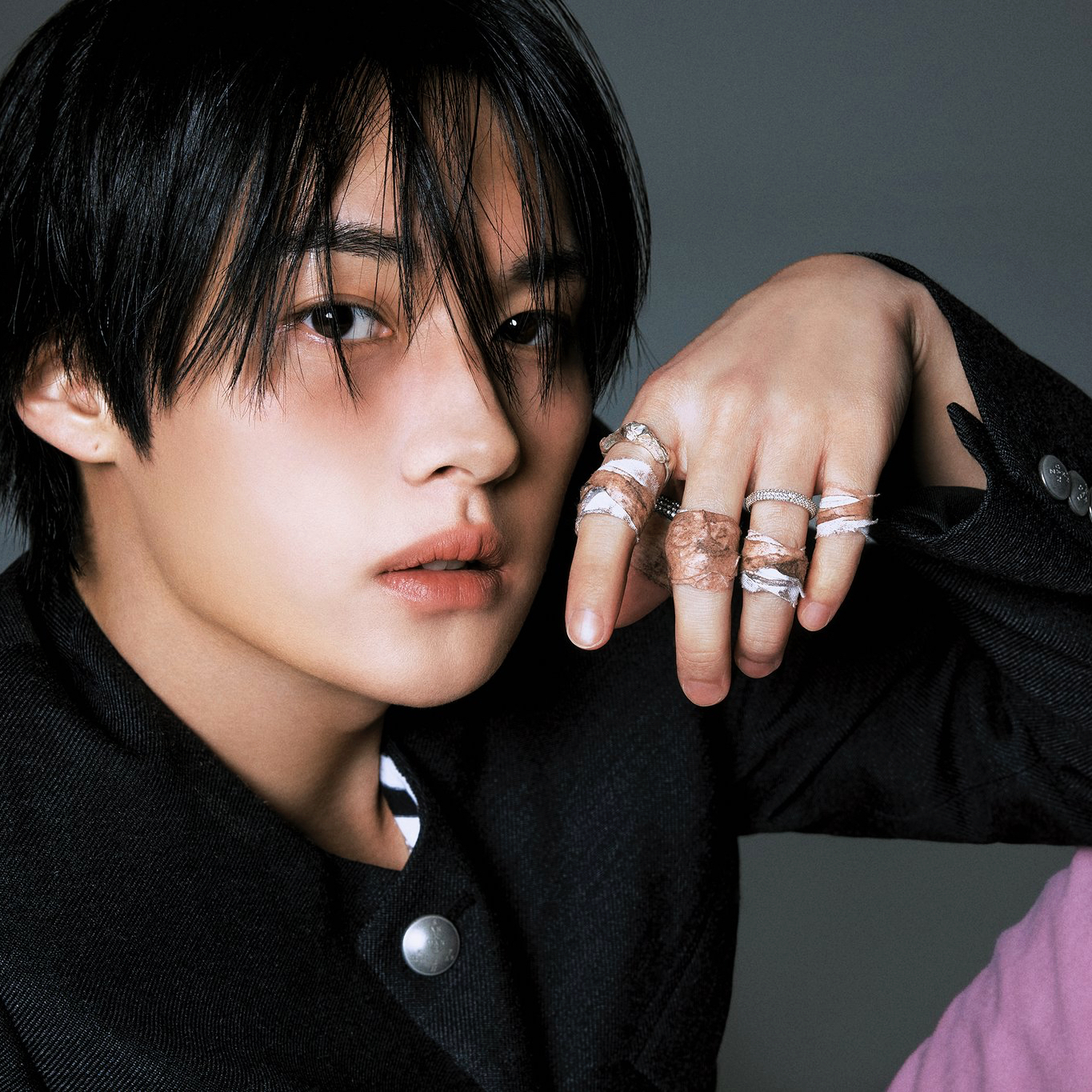 Behind-the-scenes cut of Lee Know (Stray Kids)