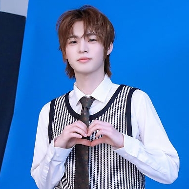 Behind-the-scenes cut of Hyojin (ONF)