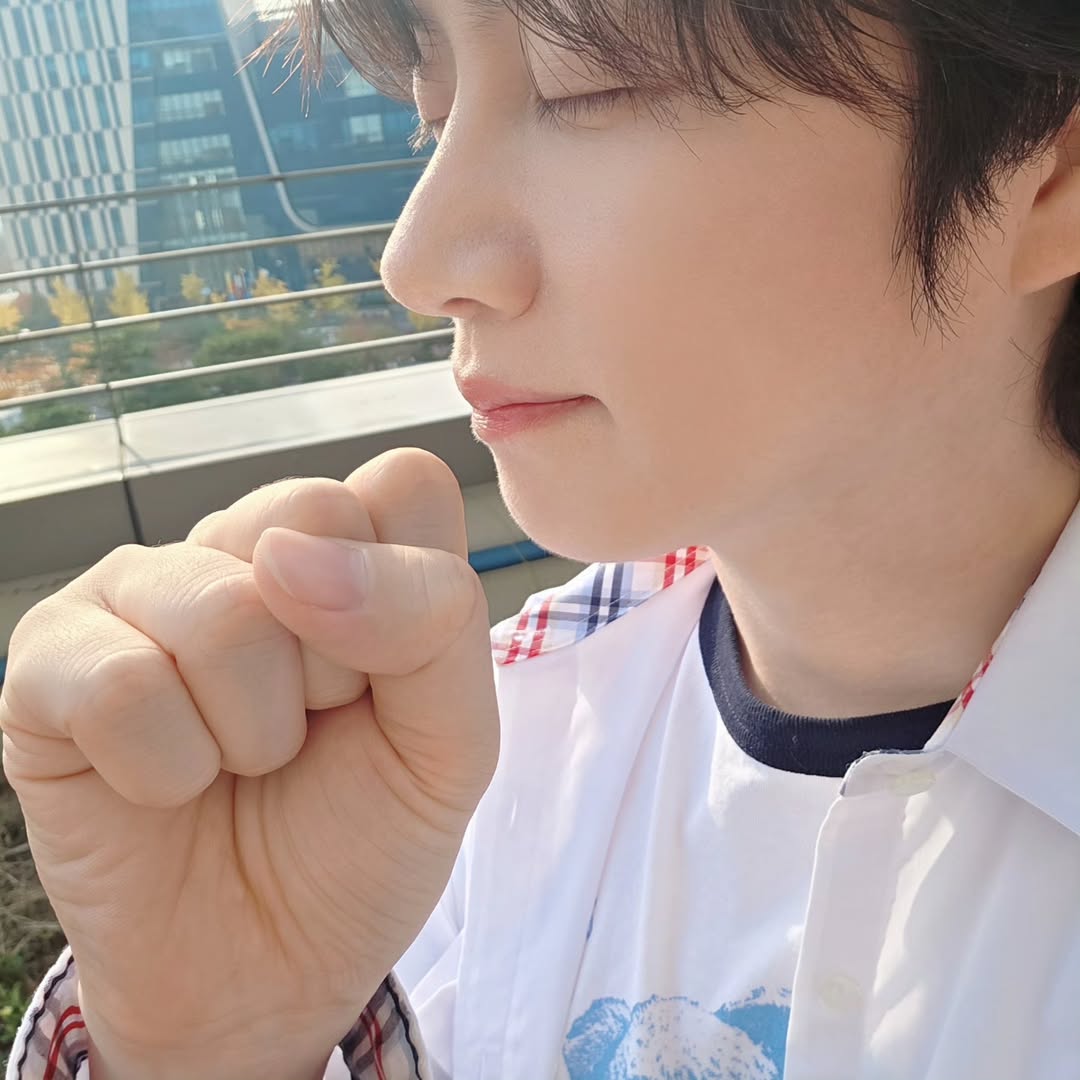 Behind-the-scenes cut of Heechul (Super Junior)