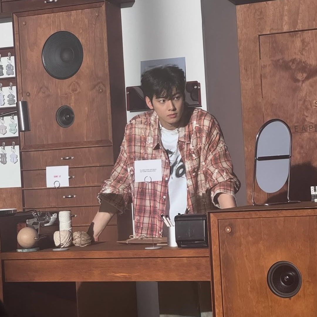 Latest photo of Eunwoo (ASTRO)