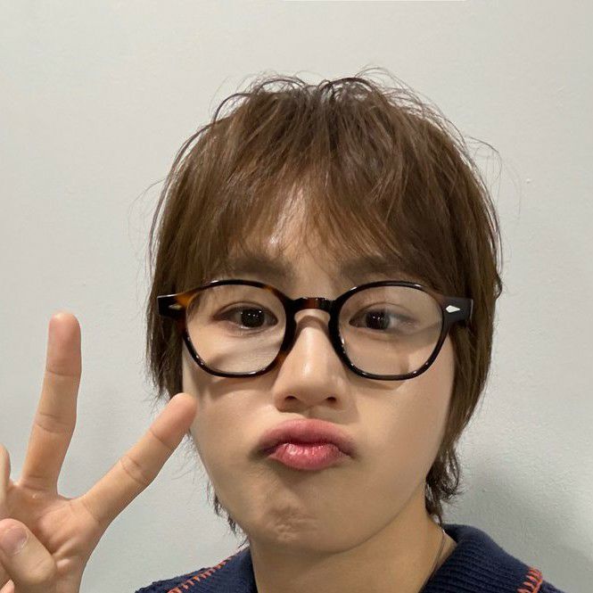 A moment captured by Ha Sungwoon's fan