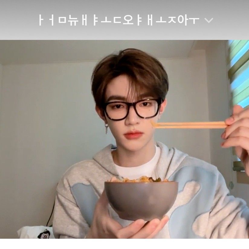 A moment captured by Zhang Hao (ZEROBASEONE)'s fan