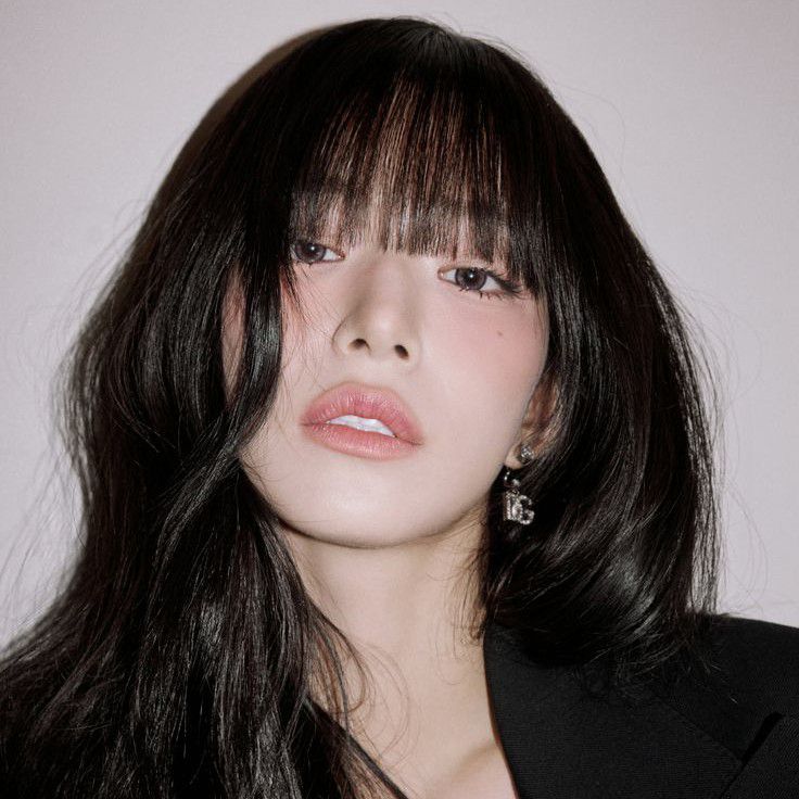 Behind-the-scenes cut of Lee Chaeyoung (fromis_9)