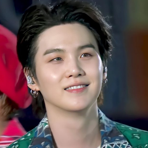 Latest photo of SUGA (BTS)