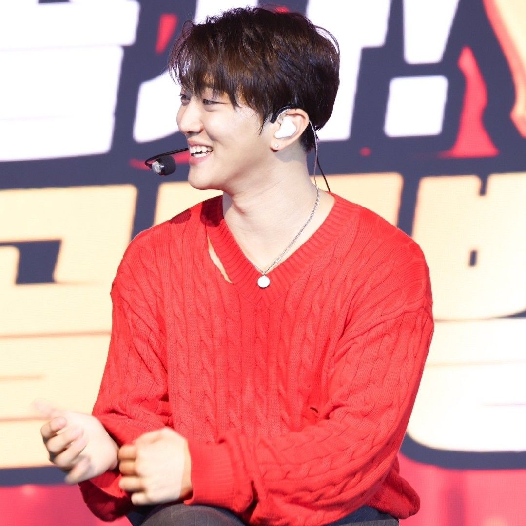 Latest photo of Hong Joochan (GoldenChild)