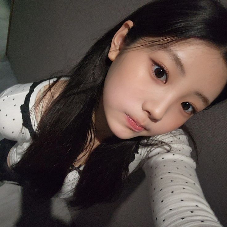 Behind-the-scenes cut of Wonhee (ILLIT)
