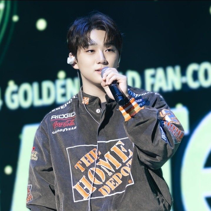 Recent activity shot of Hong Joochan (GoldenChild)