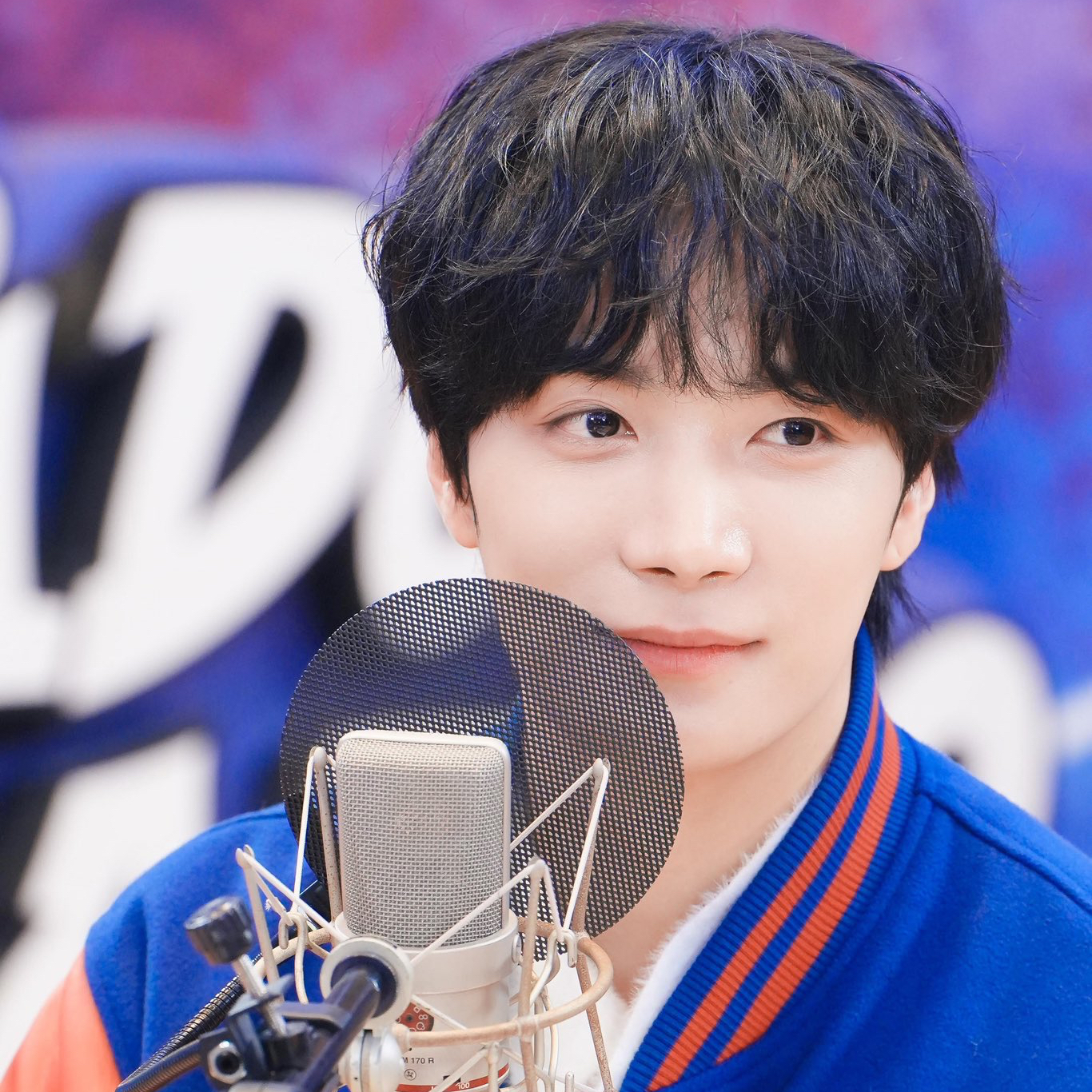 A moment captured by Kim Jonghyeon's fan