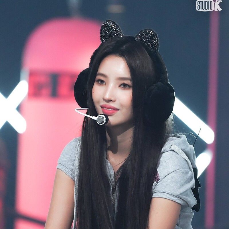 Behind-the-scenes cut of Soyeon (i-dle)