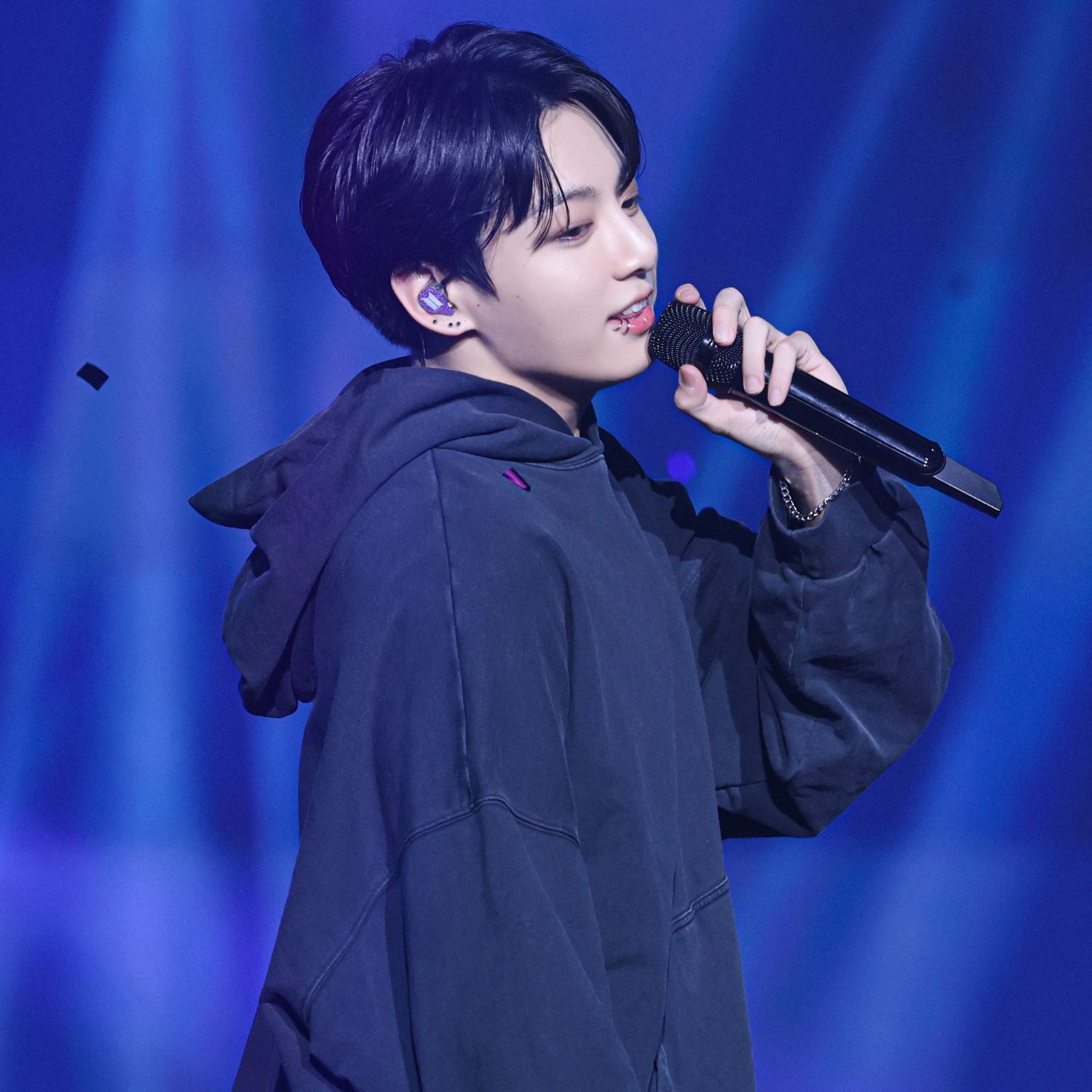 Foto aktivitas terbaru Jungkook (BTS)