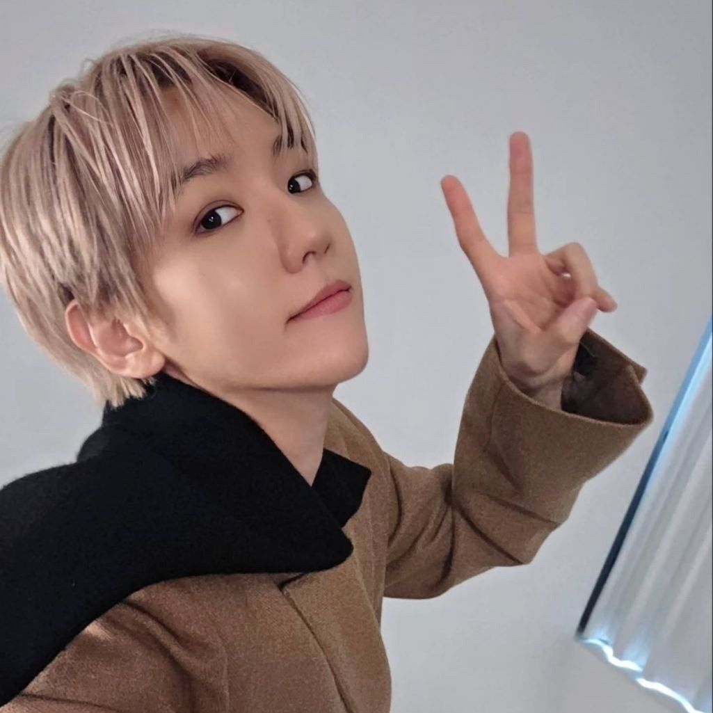 A moment captured by Baekhyun (EXO)'s fan