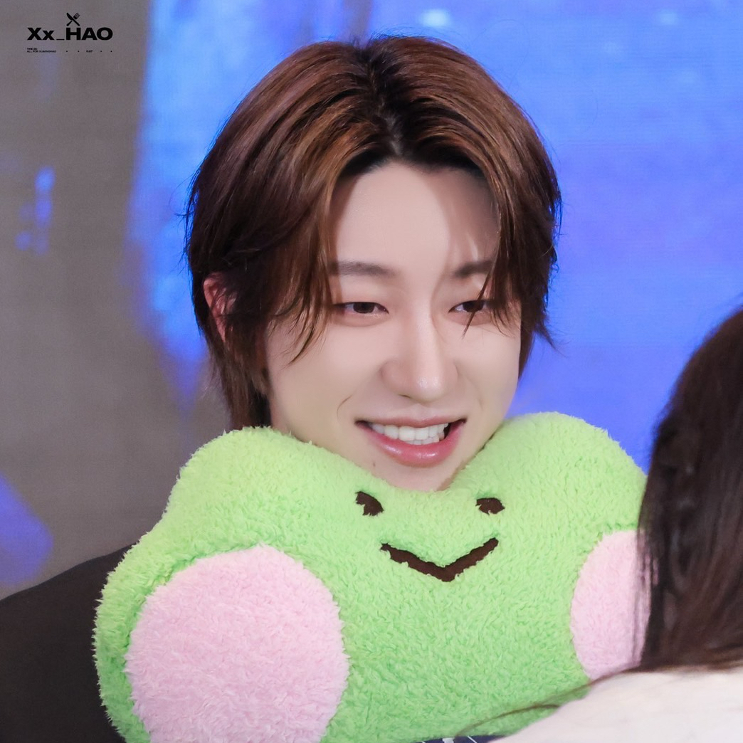 Behind-the-scenes cut of The 8 (SEVENTEEN)