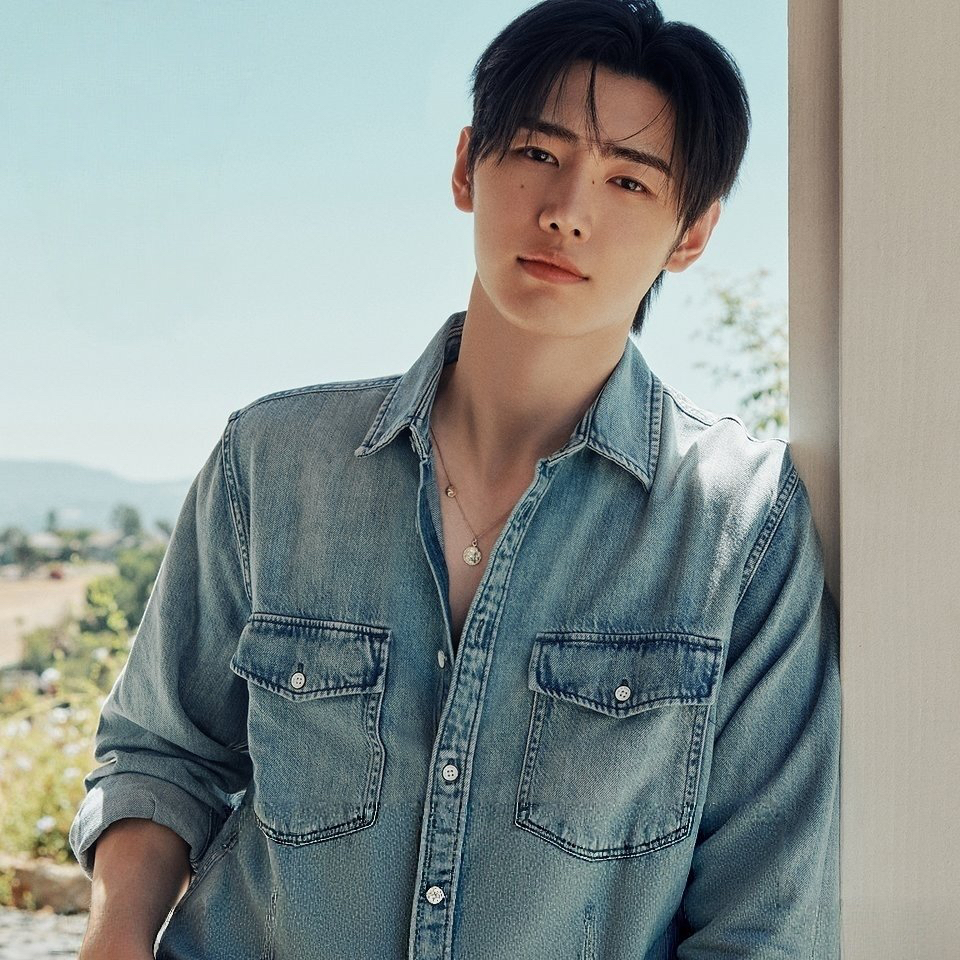 Behind-the-scenes cut of Sunghoon (ENHYPEN)