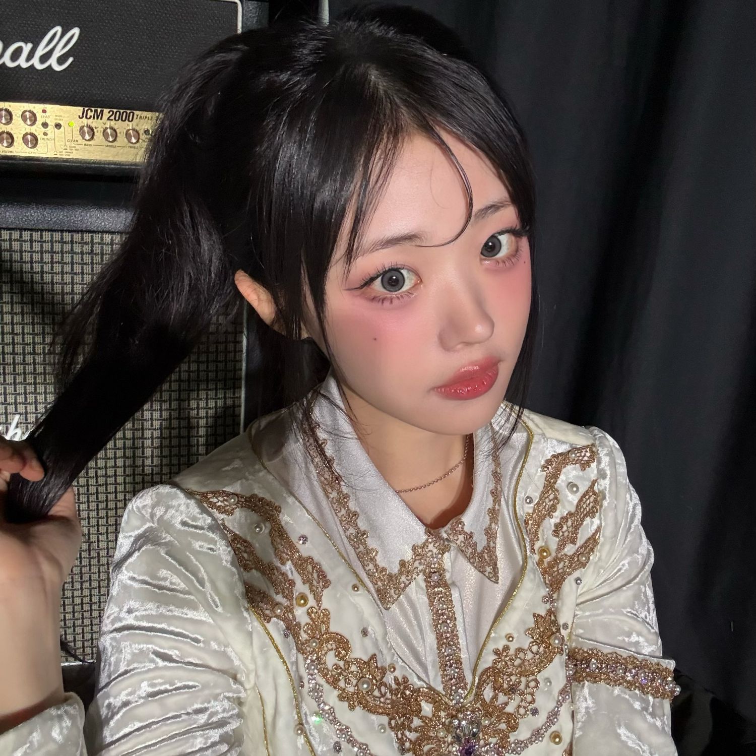 Behind-the-scenes cut of QWER