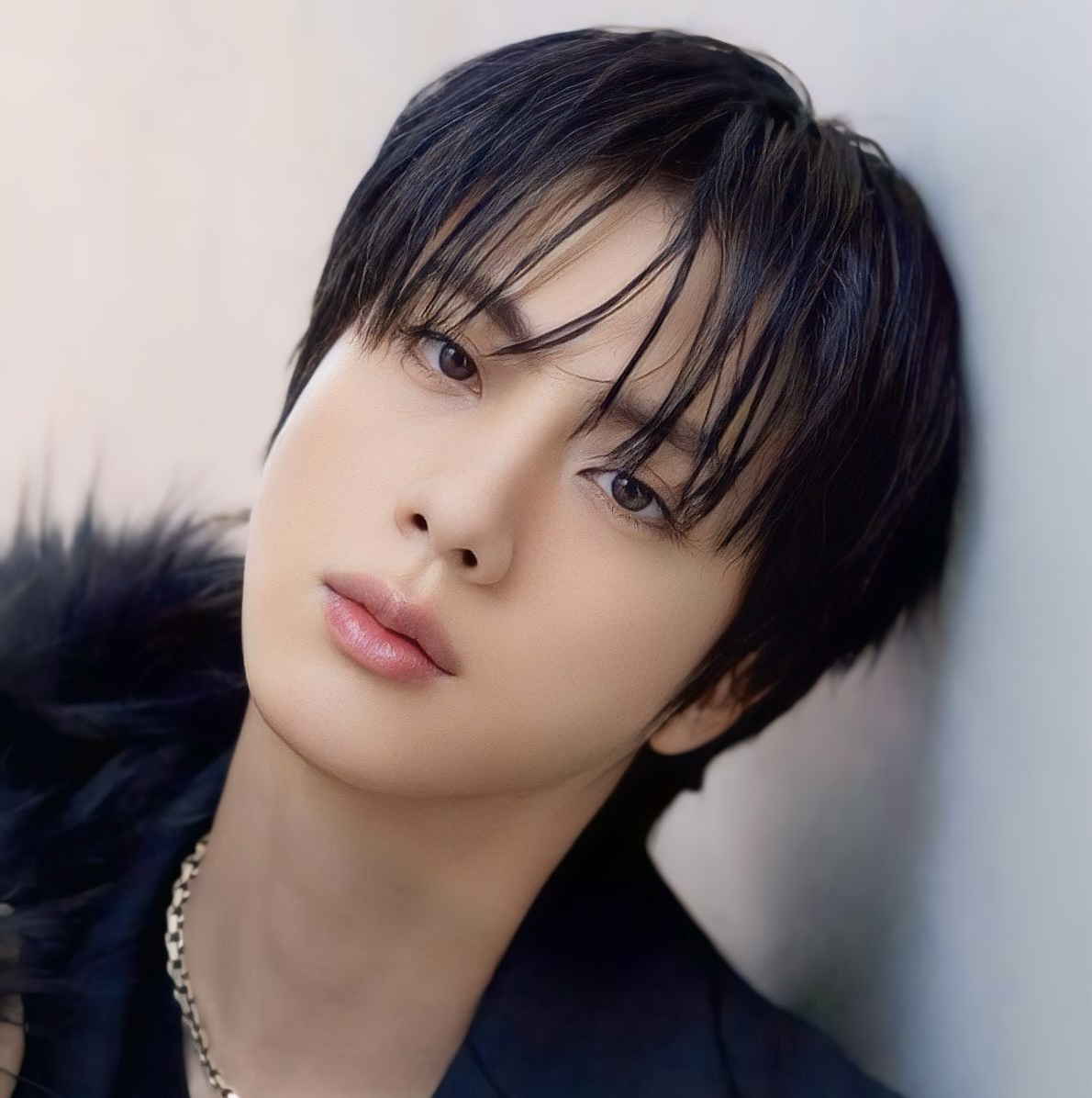 진 (방탄소년단)의 비하인드 컷