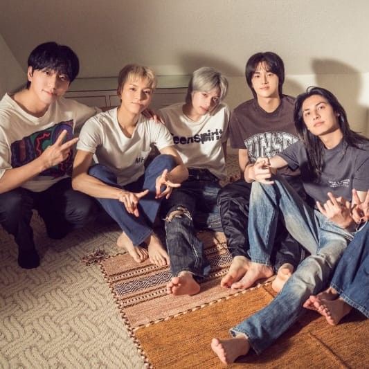 Recent activity shot of Xdinary Heroes