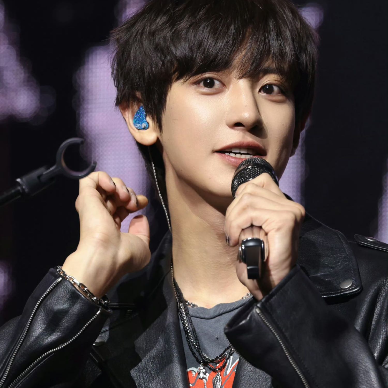 燦烈 (EXO)粉絲拍下的瞬間