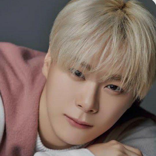Behind-the-scenes cut of Moonbin (ASTRO)