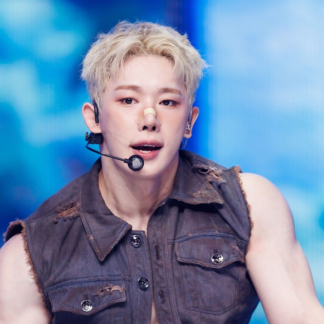 A moment captured by Wonho's fan