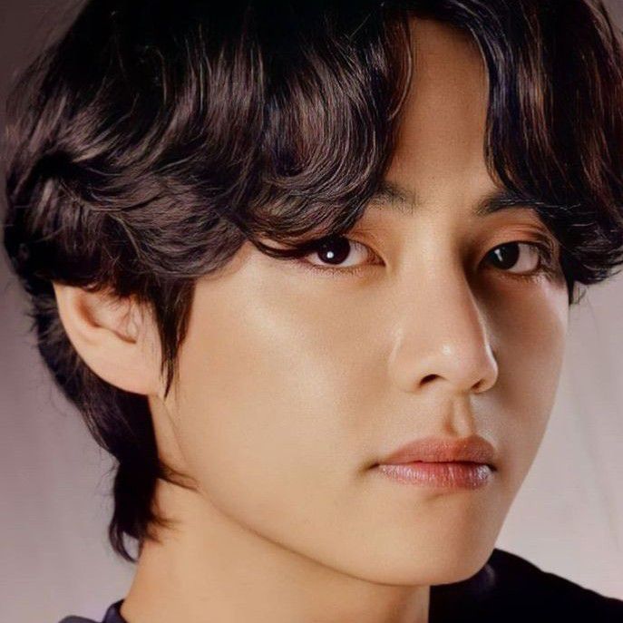 Latest photo of V (BTS)
