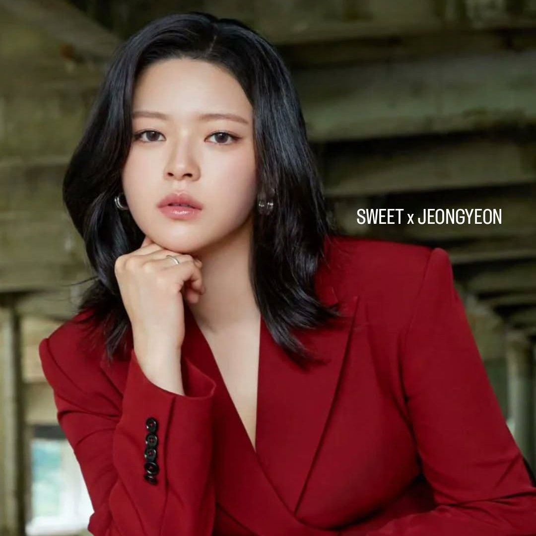 A moment captured by Jeongyeon (TWICE)'s fan