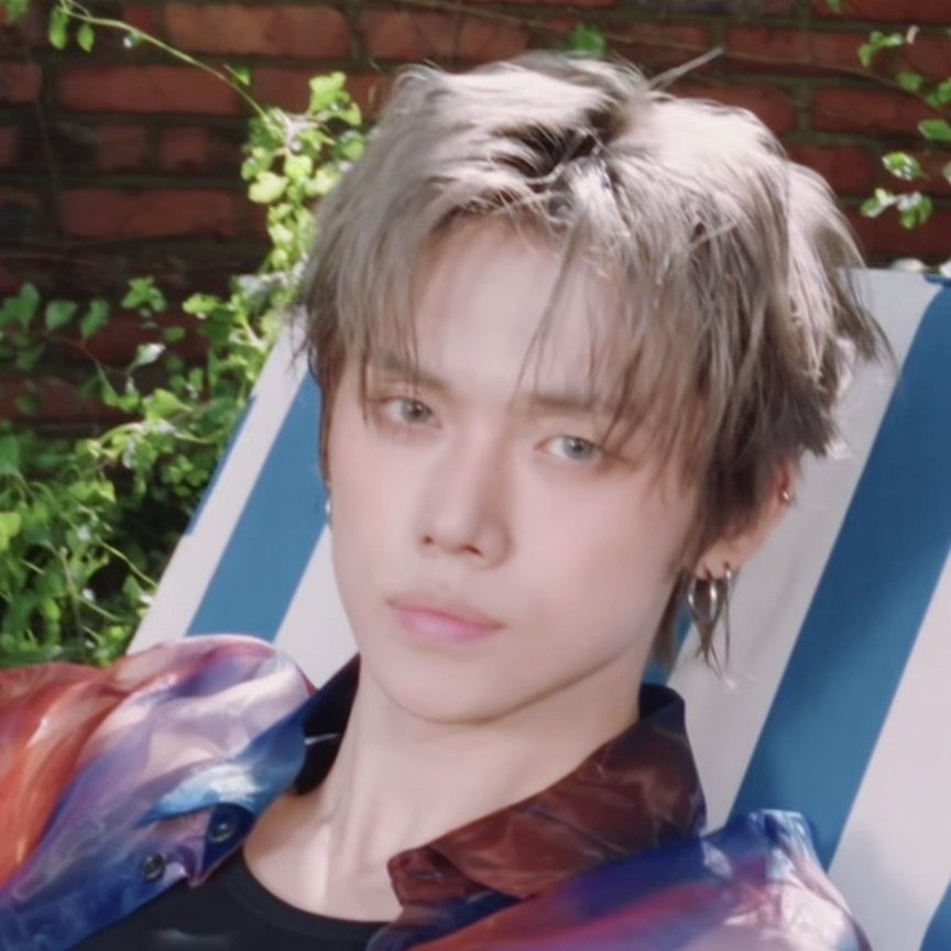 然竣 (TOMORROW X TOGETHER)的幕后花絮