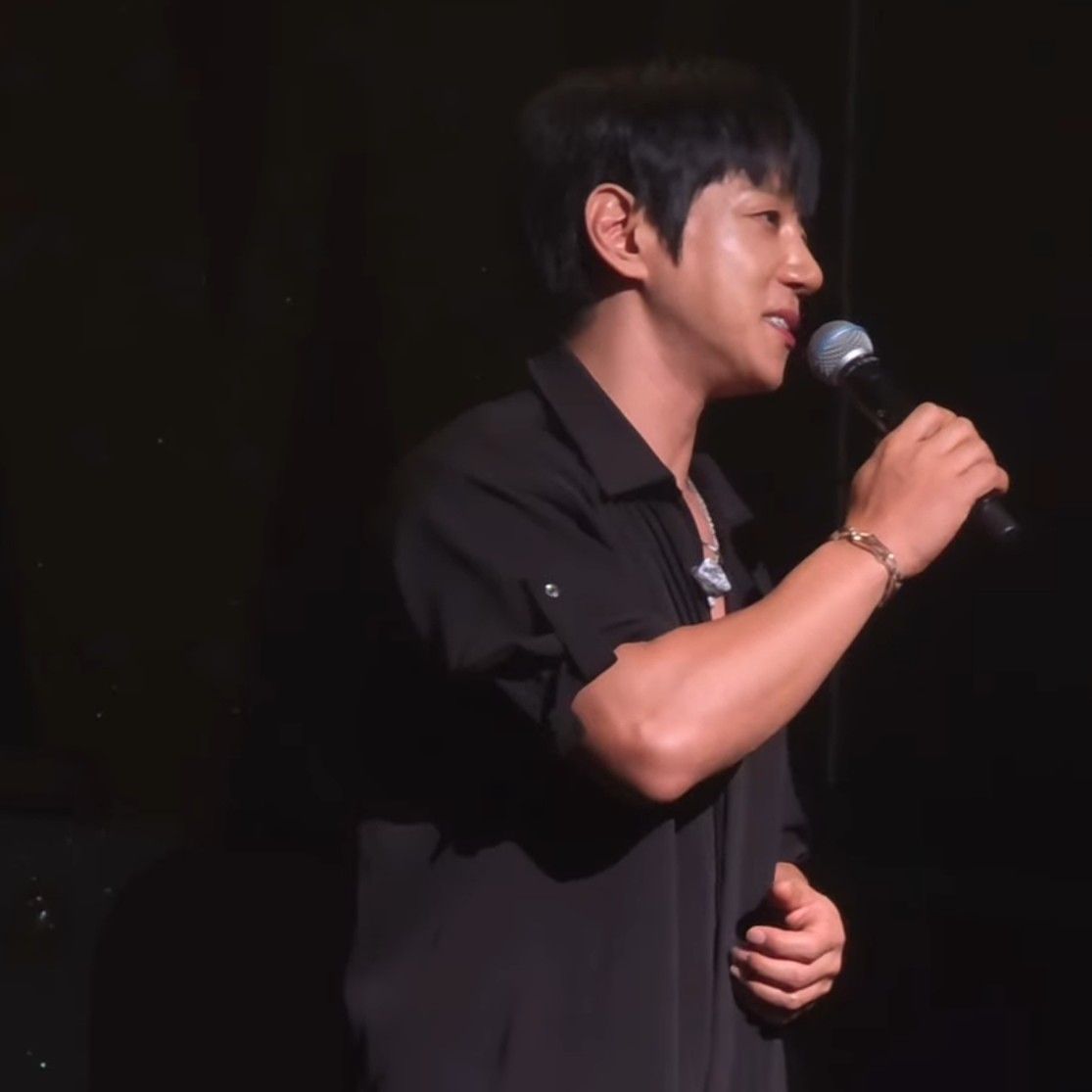Recent activity shot of Hwang Chiyeol