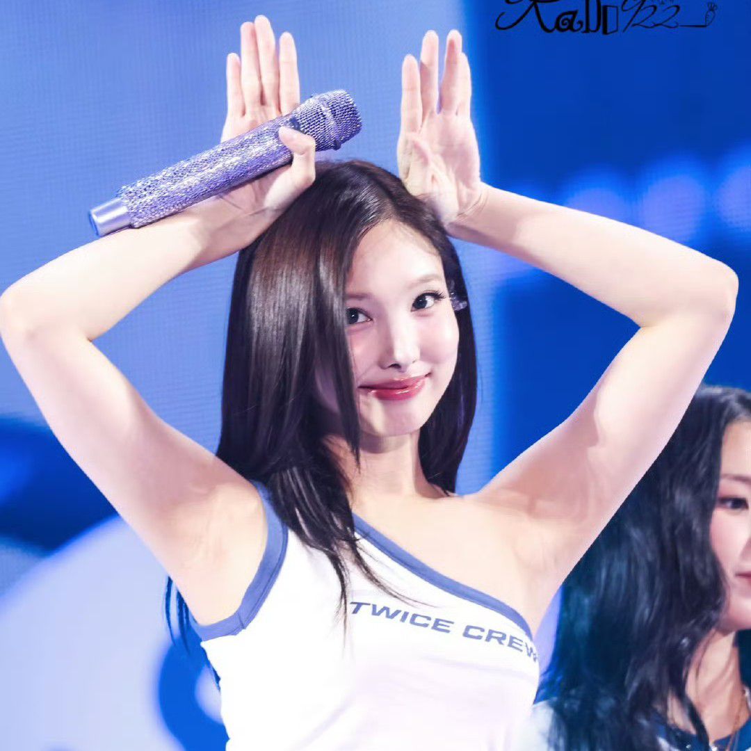 Latest photo of Momo (TWICE)