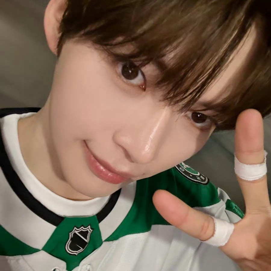 성한빈 (제로베이스원) 최근 활동샷