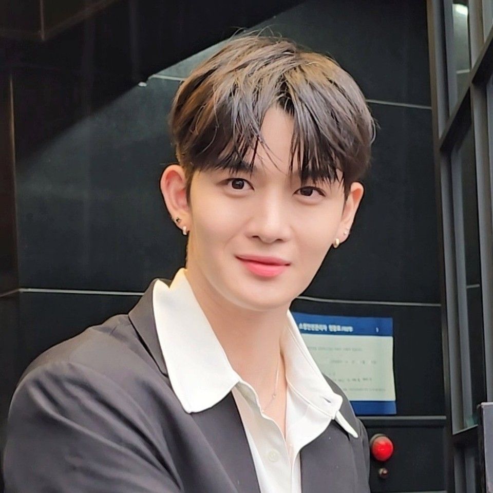 A moment captured by Bae Jinyoung's fan