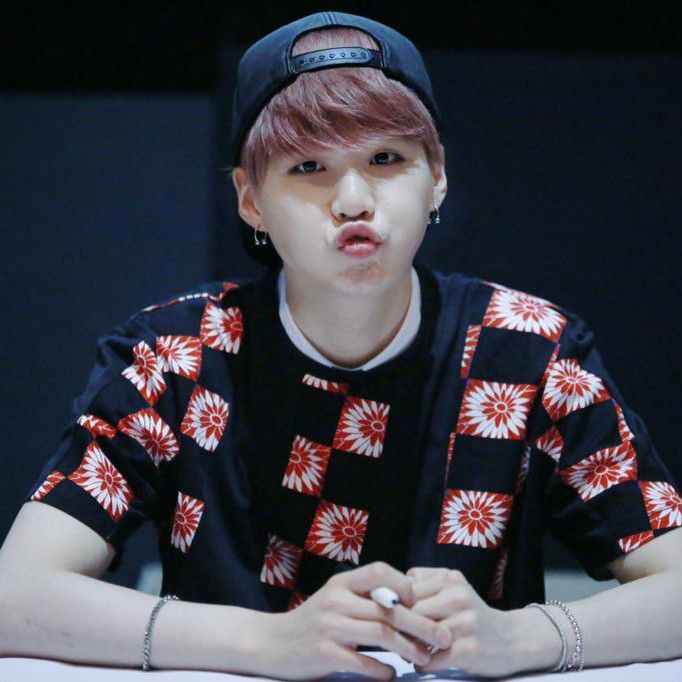 SUGA (BTS)の舞台裏ショット