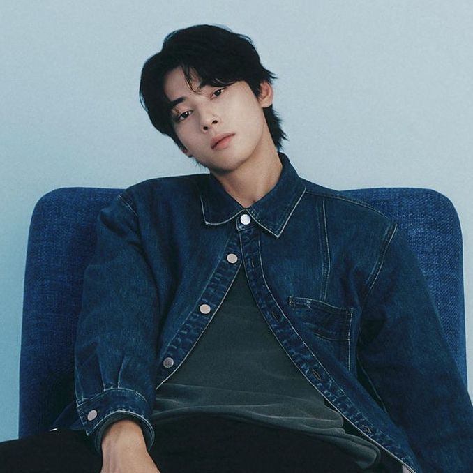 Latest photo of Eunwoo (ASTRO)