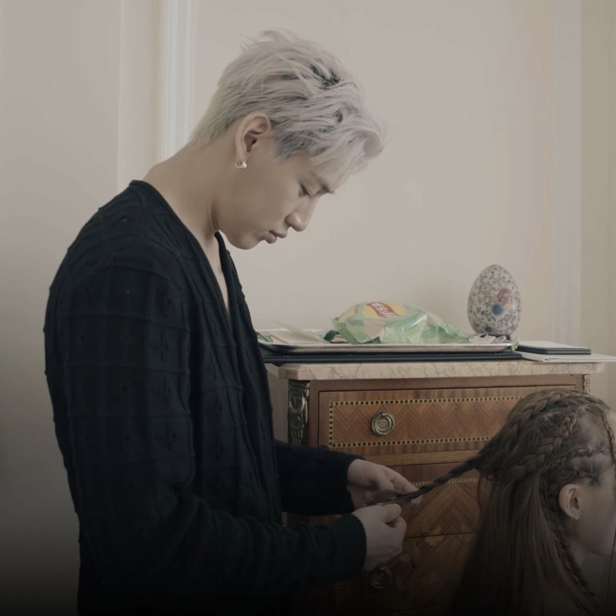 Behind-the-scenes cut of Bambam (GOT7)