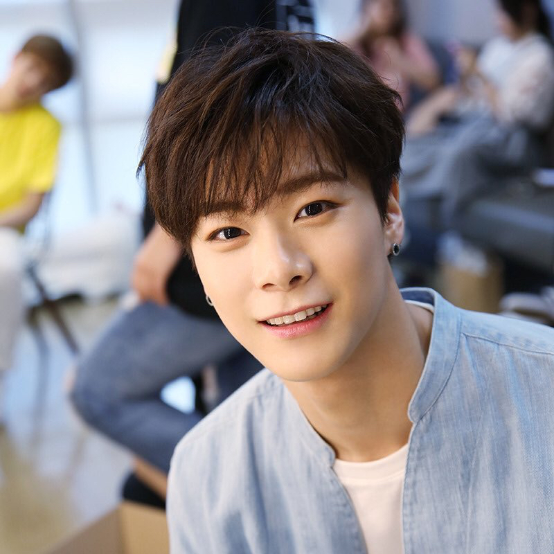 A moment captured by Moonbin (ASTRO)'s fan