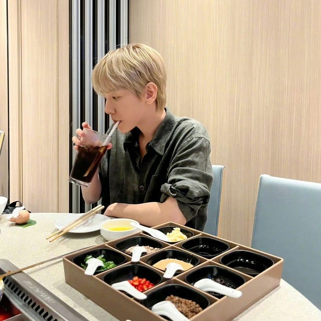 Foto terbaru Baekhyun (EXO)