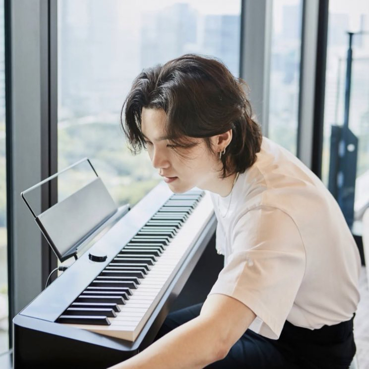 Foto aktivitas terbaru SUGA (BTS)